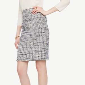 Grid tweed pencil skirt